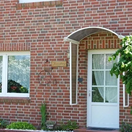 Apartman In Flachsmeer Mit Grill, Terrasse Und Garten *